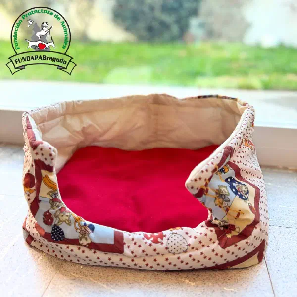 CAMA MOISÉS GATITOS Y ESTRELLAS